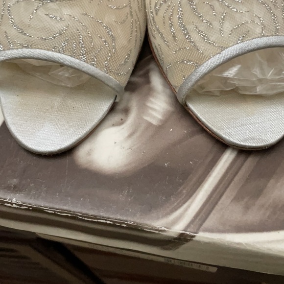 Shoes - Picture 6 of 7